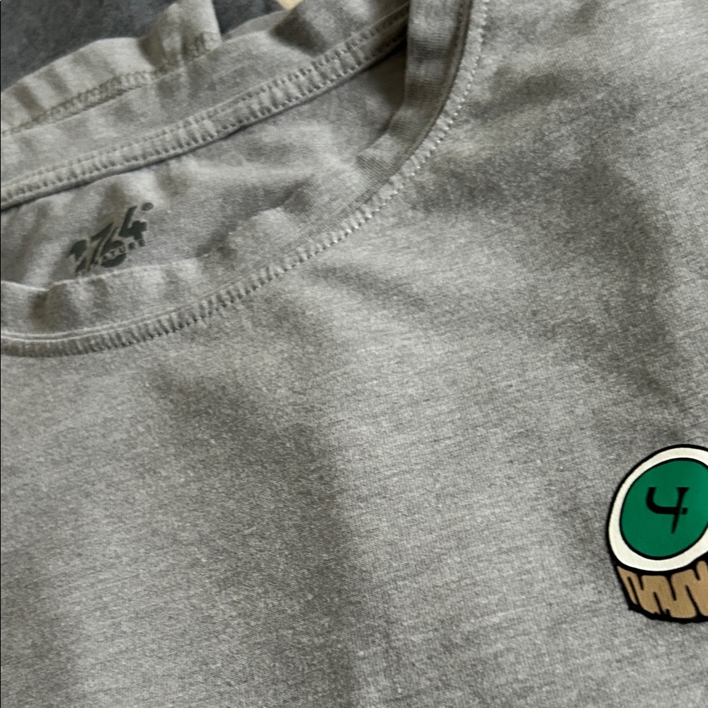 Short Par 4 Gray and White Short Sleeve Tees - Picture 3 of 5